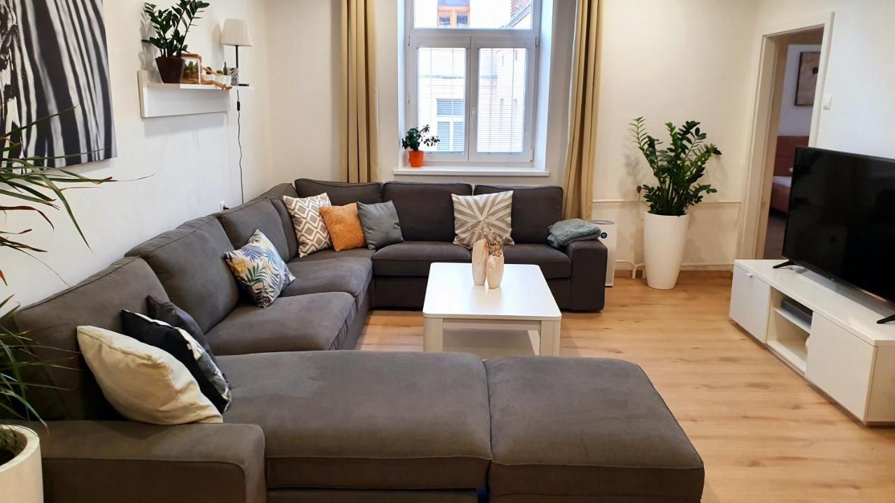 Le Monde Apartment Bratislava - Amazing 5Bdr In Downtown Extérieur photo