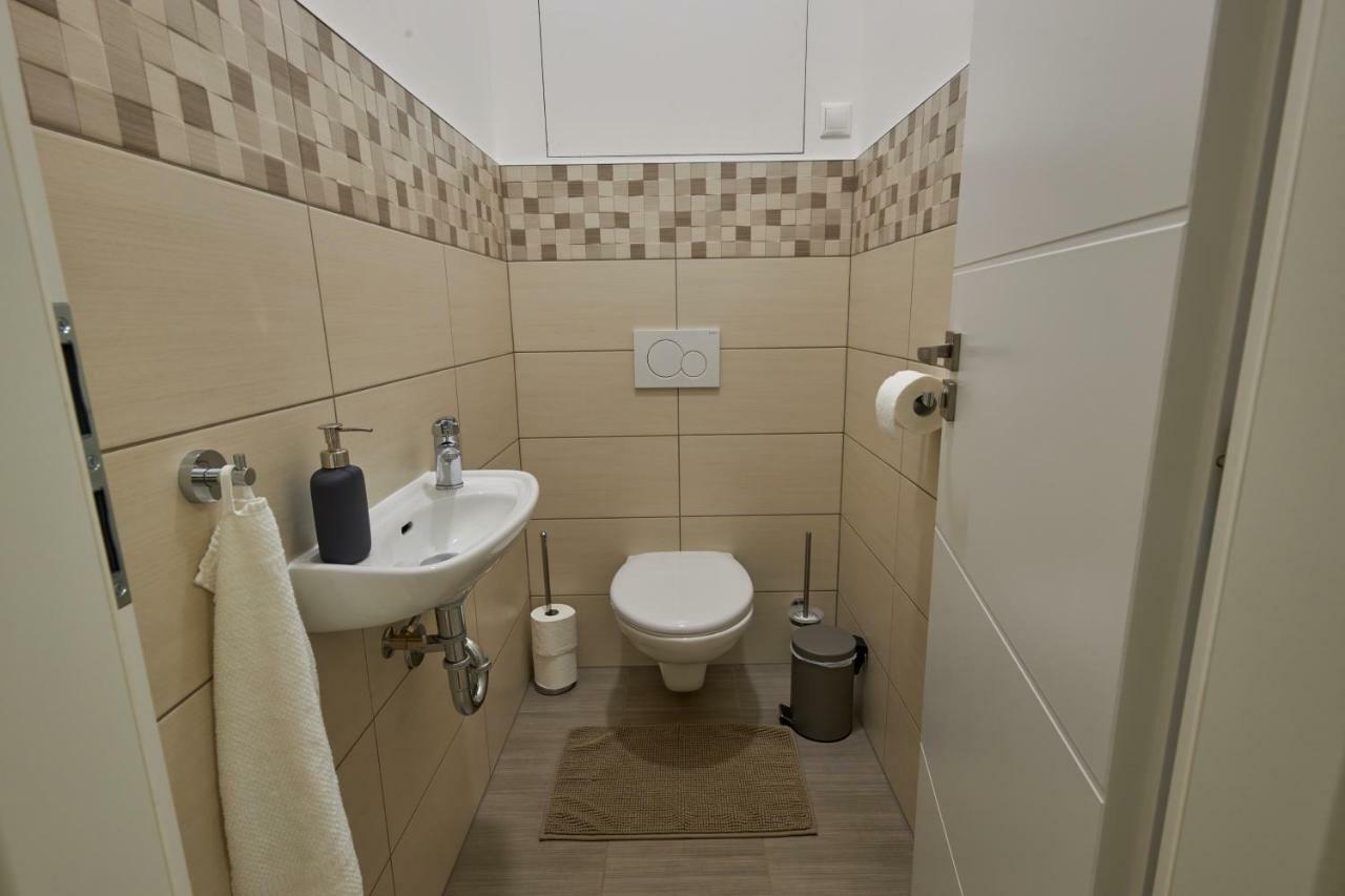 Le Monde Apartment Bratislava - Amazing 5Bdr In Downtown Extérieur photo
