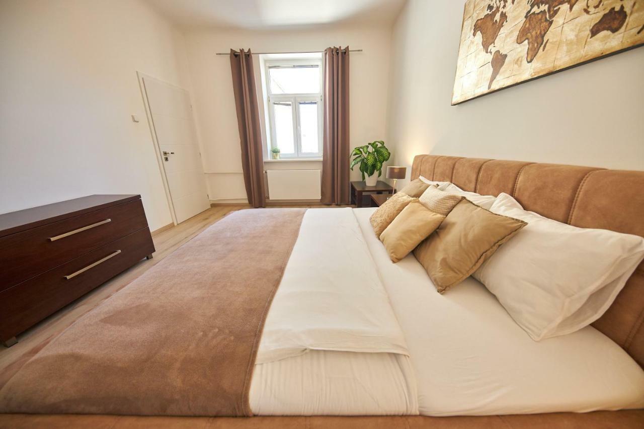 Le Monde Apartment Bratislava - Amazing 5Bdr In Downtown Extérieur photo