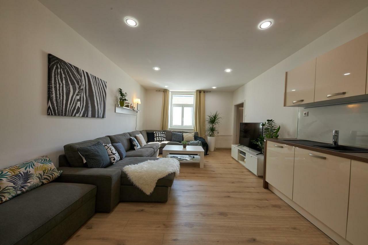 Le Monde Apartment Bratislava - Amazing 5Bdr In Downtown Extérieur photo