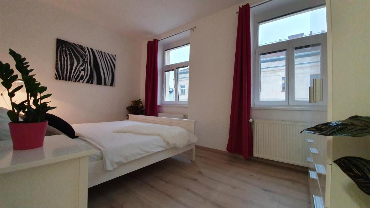 Le Monde Apartment Bratislava - Amazing 5Bdr In Downtown Extérieur photo